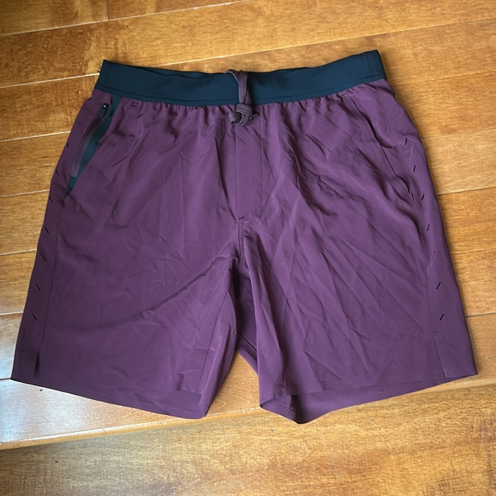NWOT Ten Thousand Maroon Interval Short (No Liner) 7" Size Large